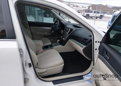 2010 Subaru Legacy 2.5I Premium z USA, uszkodzony, nr VIN 4S3BMBG6XA3241065